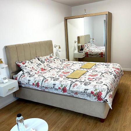 Central Residence Târgu Jiu Екстериор снимка