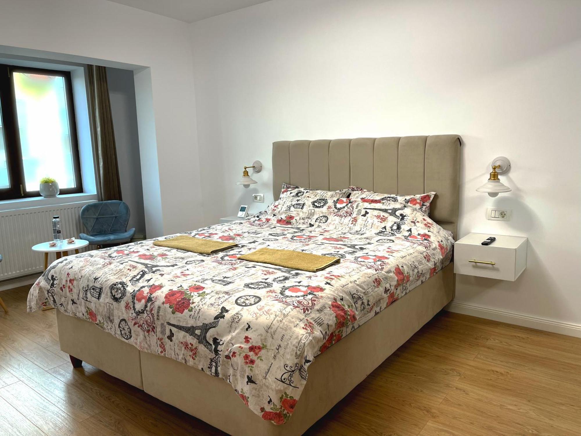 Central Residence Târgu Jiu Екстериор снимка